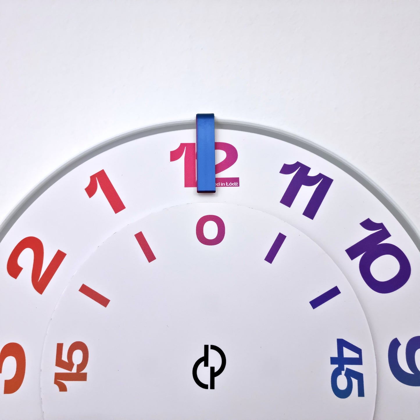 FIRST Medium White/RndBlue/Rainbow Wall Clock