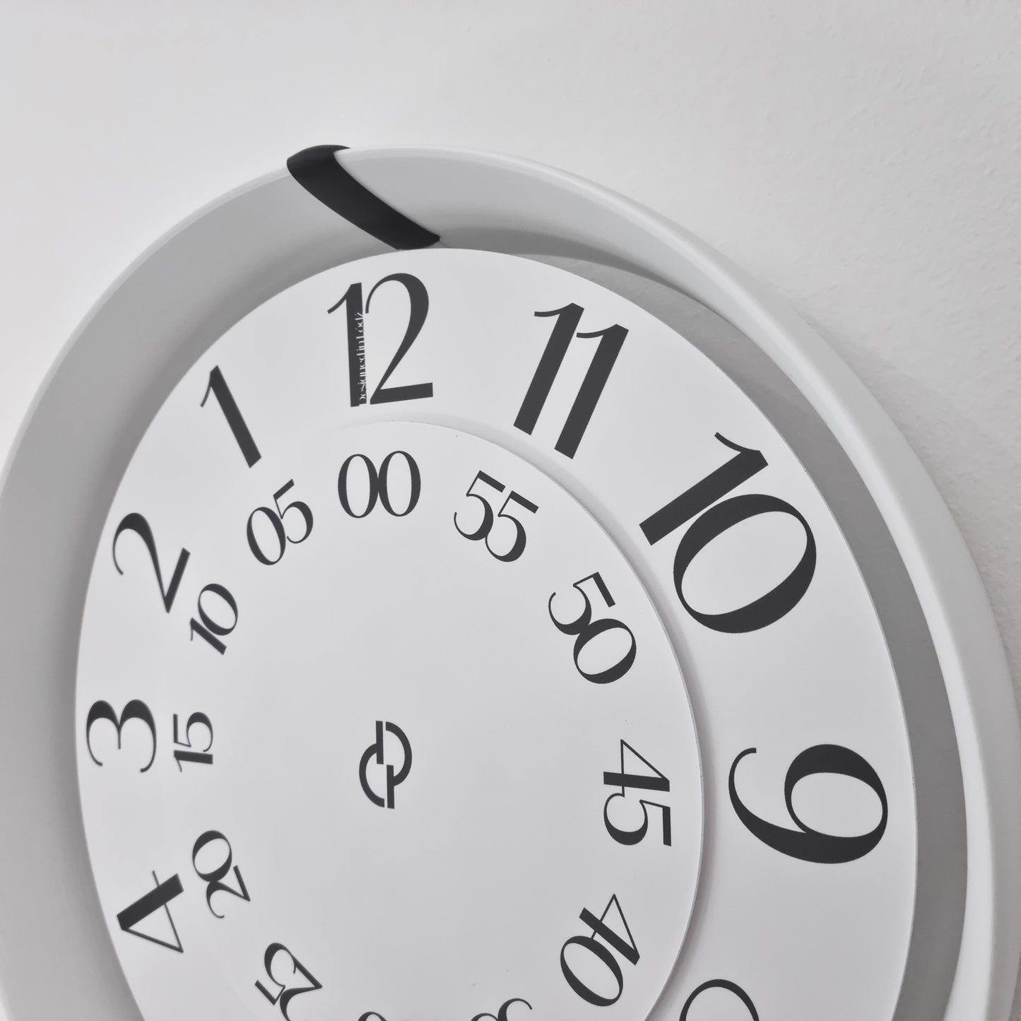 FLOW Medium White/Black/White #1 Wall Clock