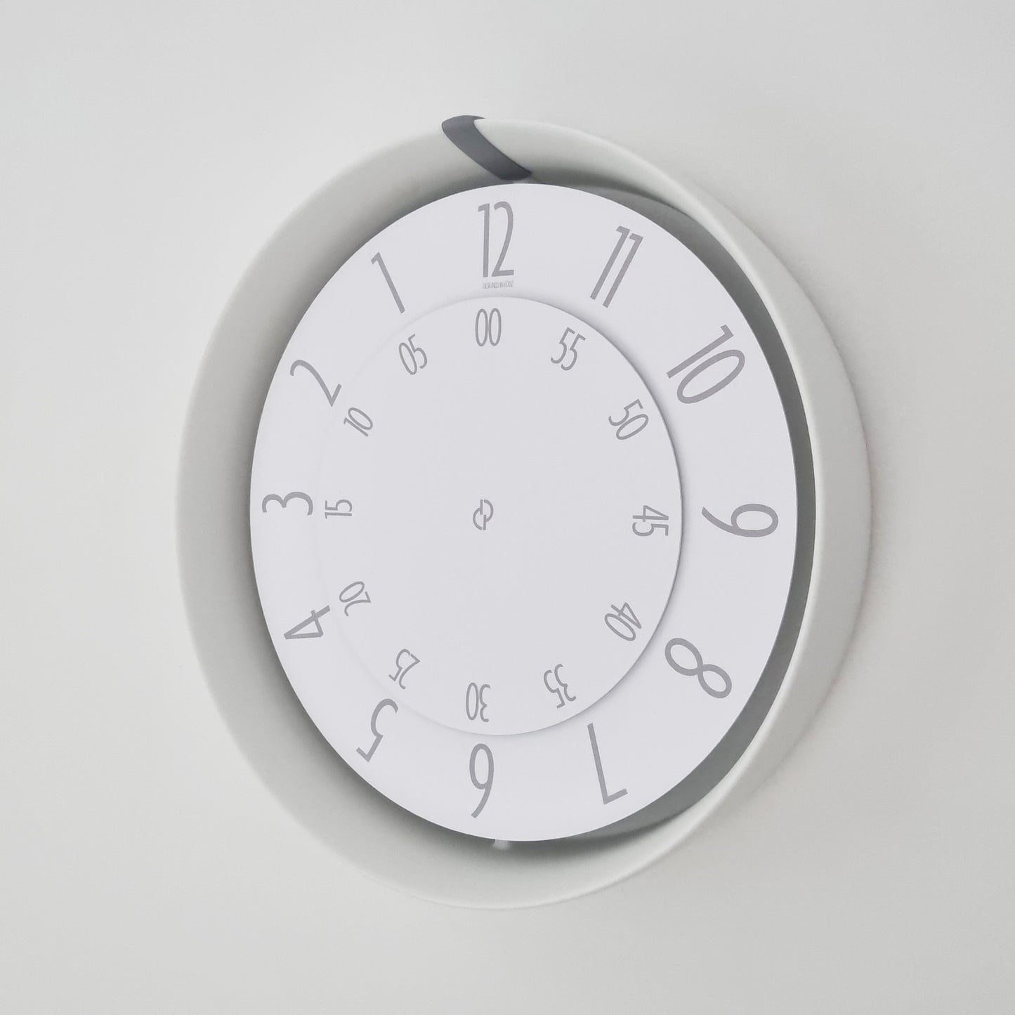 FLOW Medium White/Grey/White Wall Clock